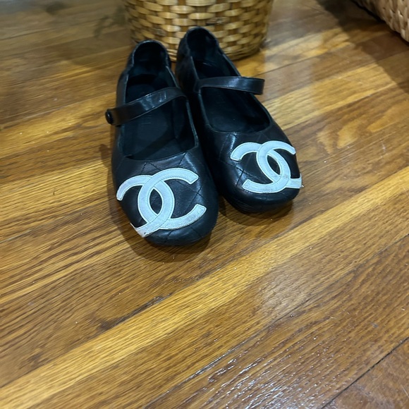 Chanel Cambon Quilted Leather Maryjane Ballet Flats - Rare and Hard to Find!! - Picture 11 of 15
